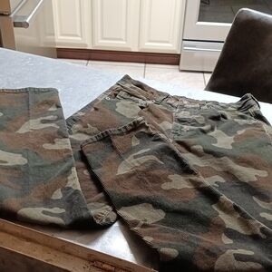 American Eagle  Corduroy Camo Print Super Stretch Size 2 NWOT